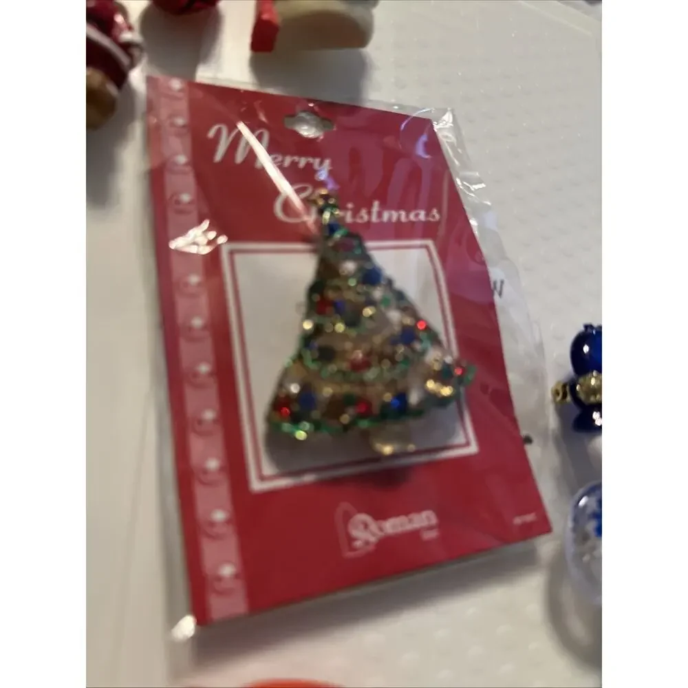 LOT 13 Vintage Christmas pin pendant Tree Angel Reindeer Snowman‎ Teddy bear